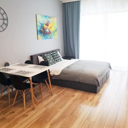Novum Apartment With Parking Краків Екстер'єр фото
