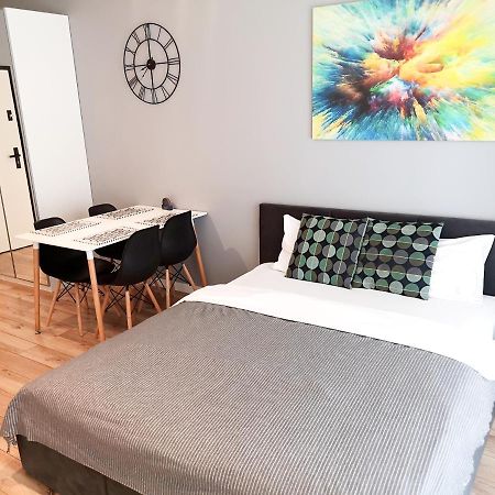 Novum Apartment With Parking Краків Екстер'єр фото