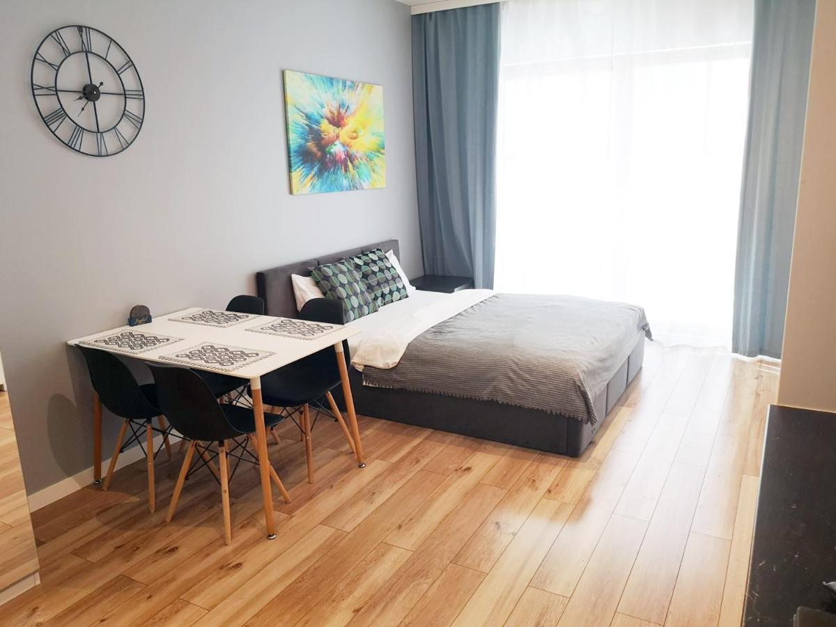 Novum Apartment With Parking Краків Екстер'єр фото