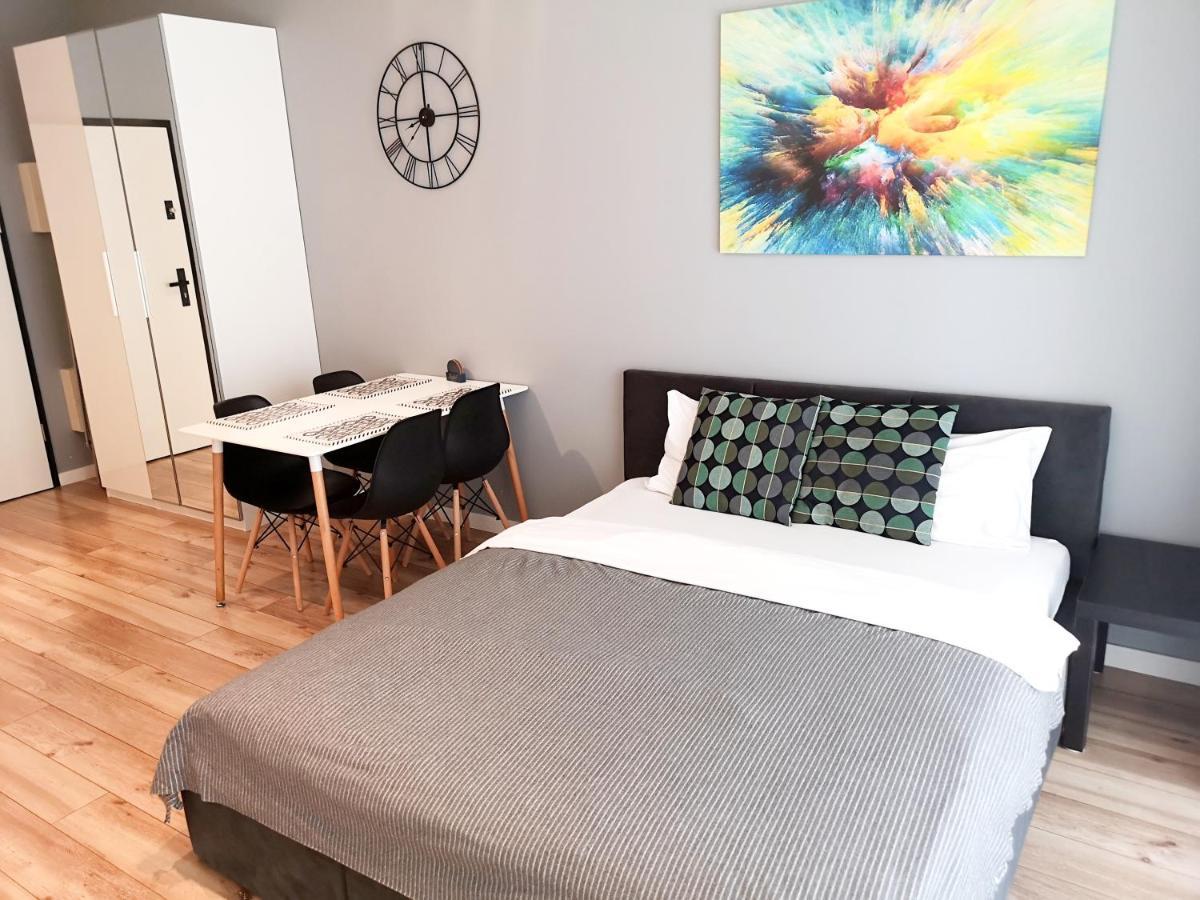Novum Apartment With Parking Краків Екстер'єр фото