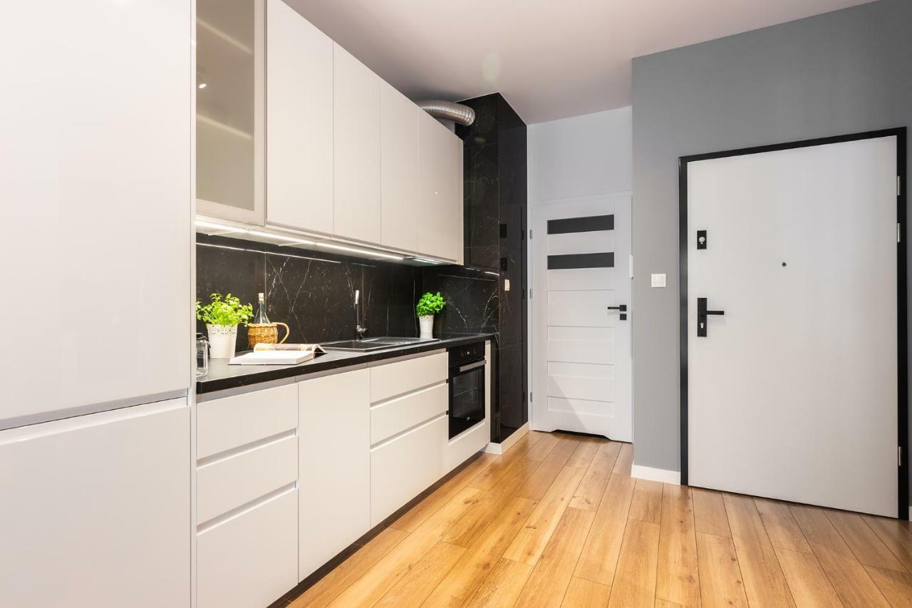 Novum Apartment With Parking Краків Екстер'єр фото