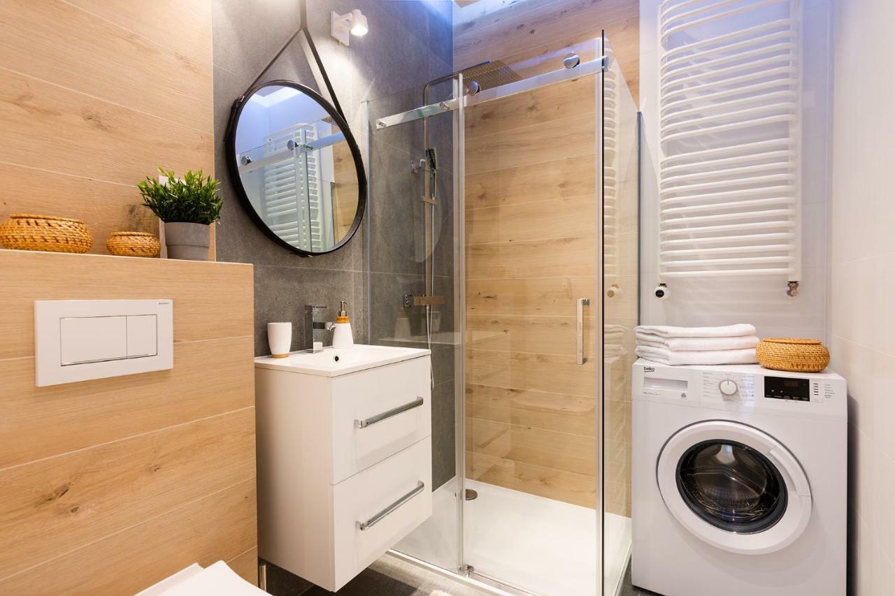 Novum Apartment With Parking Краків Екстер'єр фото